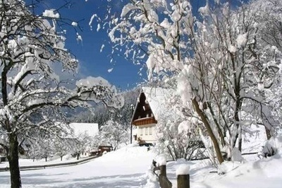 Das Gästehaus im Schnee