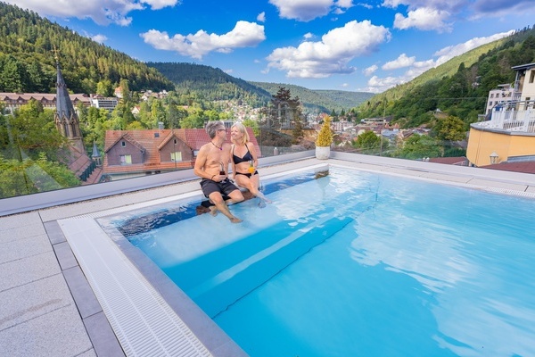 Au�enpool des Wellnesshotel Rothfuss