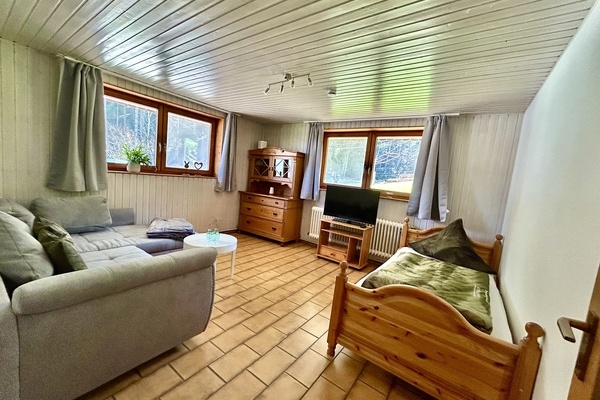 Bergquelle Wohnraum mit Schlafgelegenheit Bergquelle Wohnraum mit Schlafgelegenheit