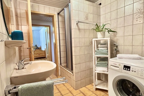 Bergquelle Bad mit Dusche ,Wc und Waschmaschine Bergquelle Bad mit Dusche ,Wc und Waschmaschine