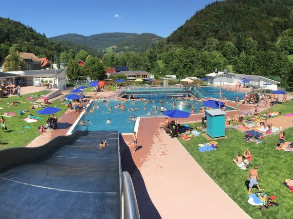  Bildnachweis: Schwimmbad Schönau