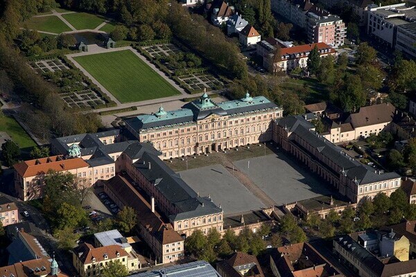 Schloss Rastatt, Luftaufnahme Bildnachweis: Mit freundlicher Genhemigung der Staatlichen Schlösser und Gärten Baden-Württemberg