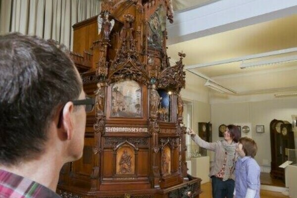 Kunstuhr von 1900 Copyright: (Stadtmuseum Schramberg) Kunstuhr von 1900 Copyright: (Stadtmuseum Schramberg)