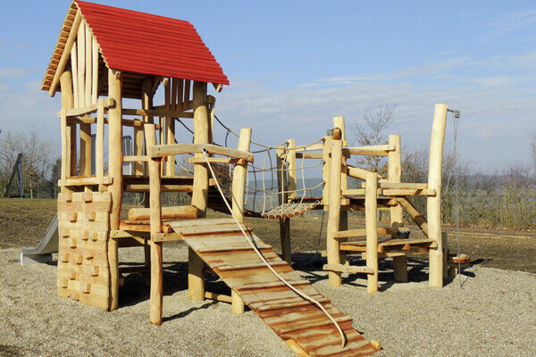 Freiezitpark Rotfelden - Spielplatz Bildnachweis: Fam. Sennert - Freizeitpark-Rotfelden Freiezitpark Rotfelden - Spielplatz Bildnachweis: Fam. Sennert - Freizeitpark-Rotfelden