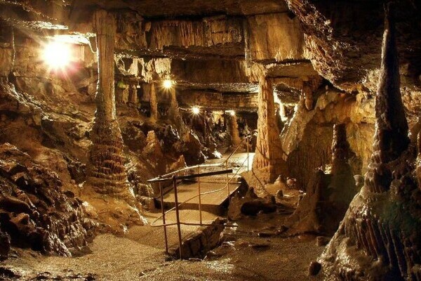 Erdmannshöhle - mit freundlicher Genehmigung der Gemeinde Hasel