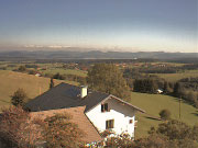 Blick von Altenschwand auf die Gemeinde Rickenbach, den Schweizer Jura und (je nach Wetter) auf die Schweizer Alpenkette
